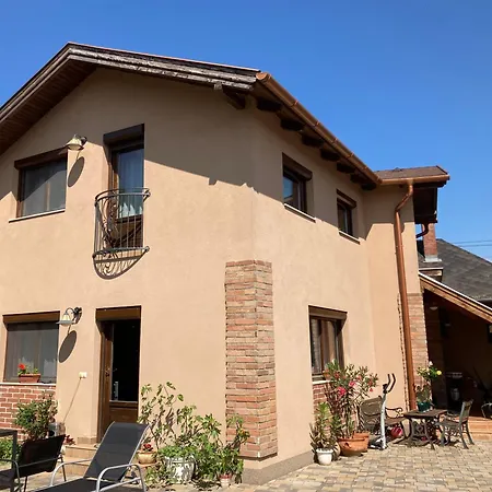 Marcsi Apartament *